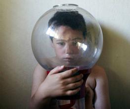 家长如何正确照顾好自闭症患者呢